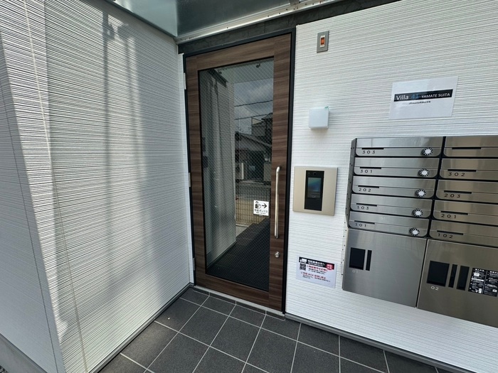 エントランス部分 Villa　41　YAMATE　SUITA