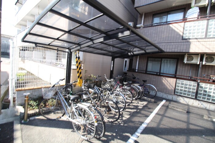 駐輪場 クリヨン千里北