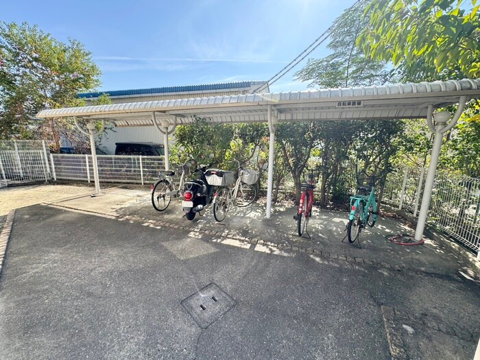 駐輪場 フロレスタ