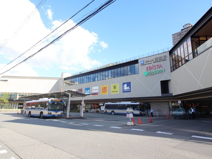 エビスタ西宮(デパート)まで400m レザムルーズ西宮