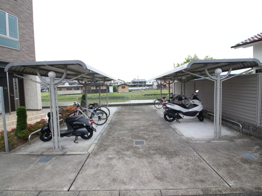 駐輪場 グラシア池尻