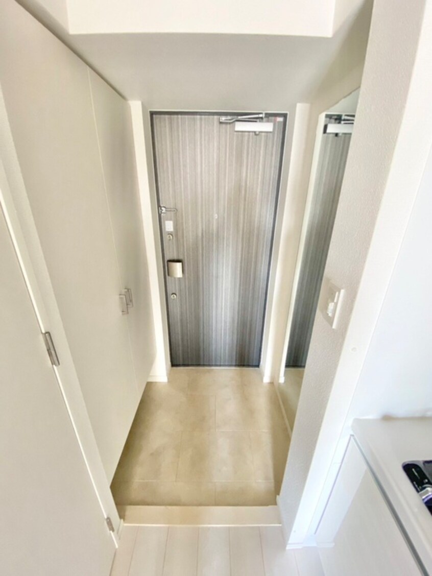 玄関 ﾚｵﾝｺﾝﾌｫｰﾄ難波ｸﾚｱ(1203)