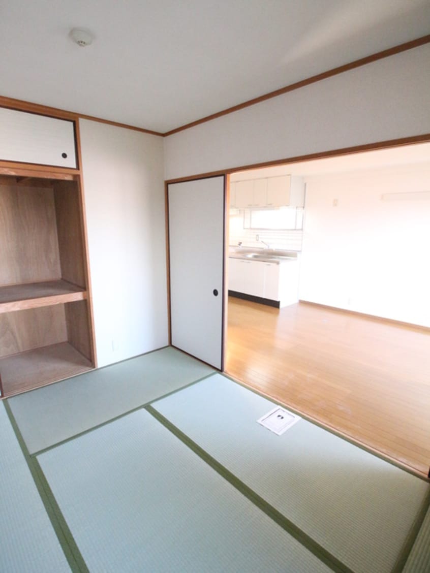 居室 サンプラザ湯里南