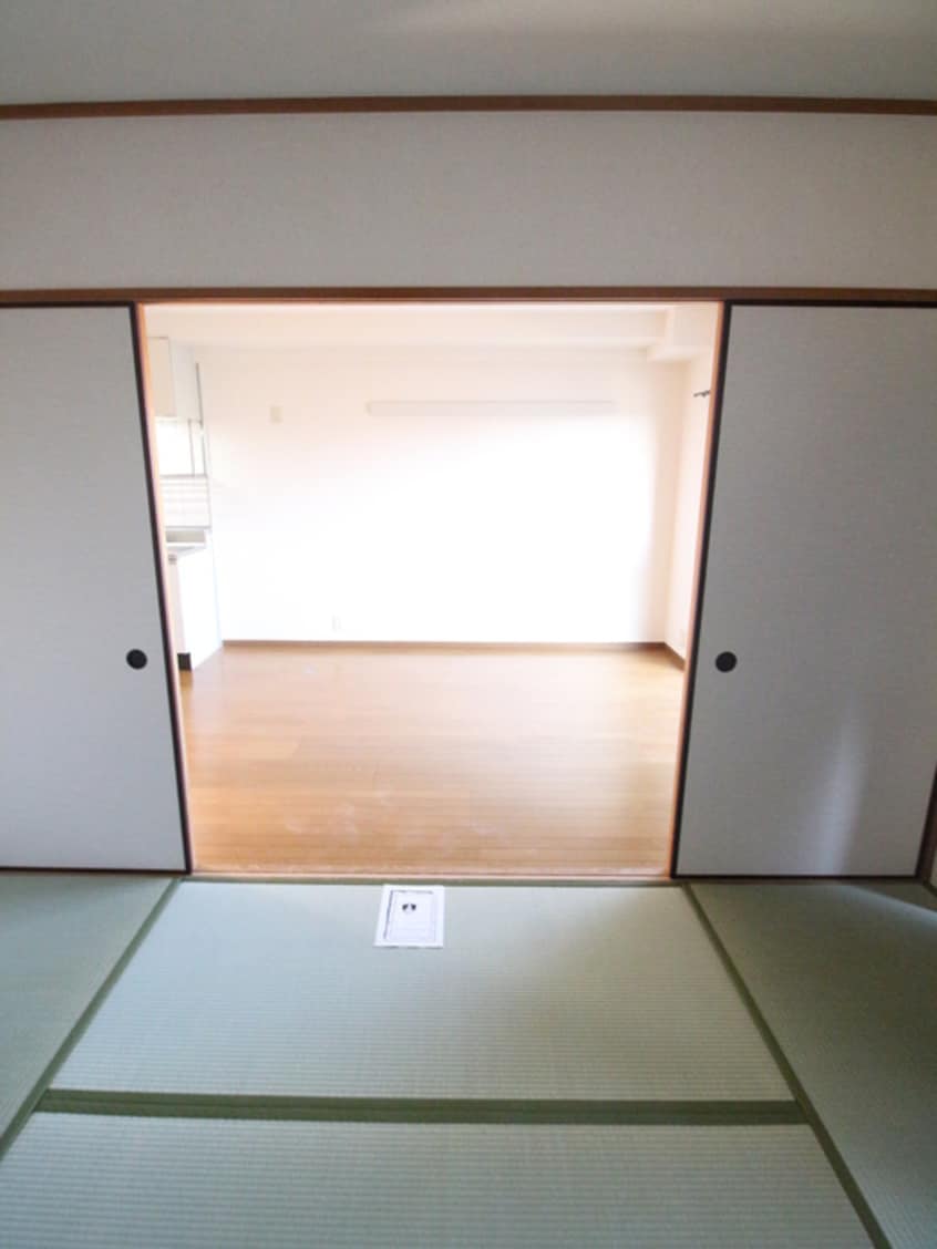 居室 サンプラザ湯里南