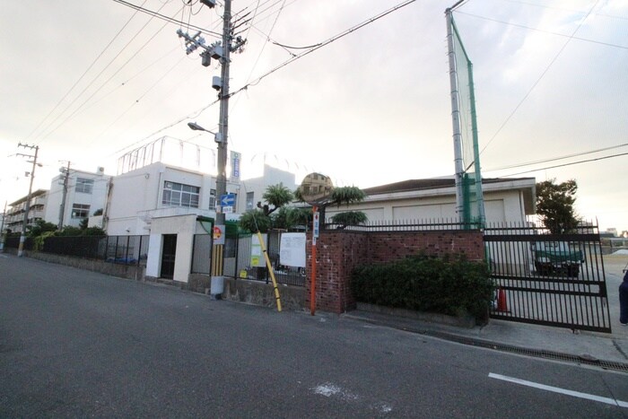 大阪市立大領中学校(中学校/中等教育学校)まで160m ラーレンティア