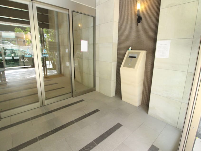 エントランス部分 プレサンス南森町駅前(302)