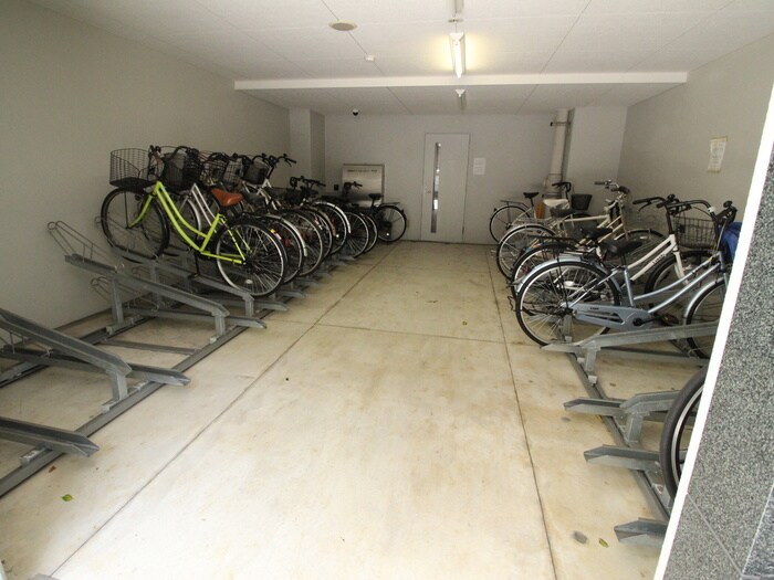 駐輪場 プレサンス南森町駅前(302)