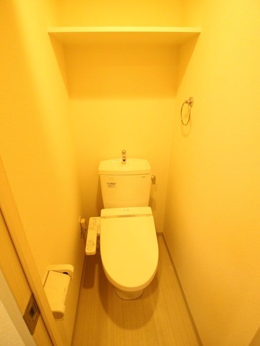 トイレ プレサンス南森町駅前(302)