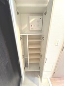 靴箱 ｴｽﾘｰﾄﾞ新大阪ｻﾞ･ﾌﾟﾚﾐｱEAST