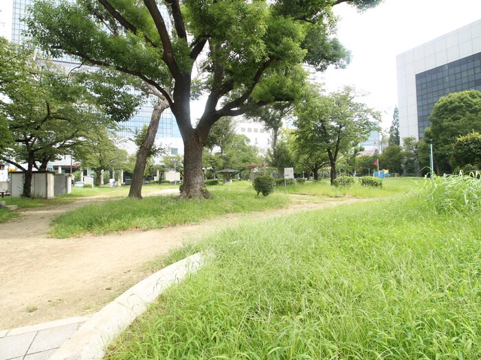 中津東公園(公園)まで170m メゾンフランセ