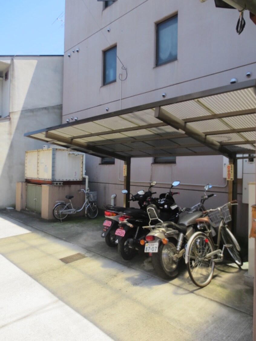 駐輪場 シャトレ－藤井