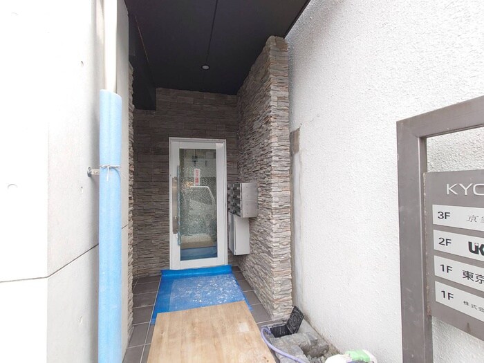 エントランス部分 バウハウス御蔭