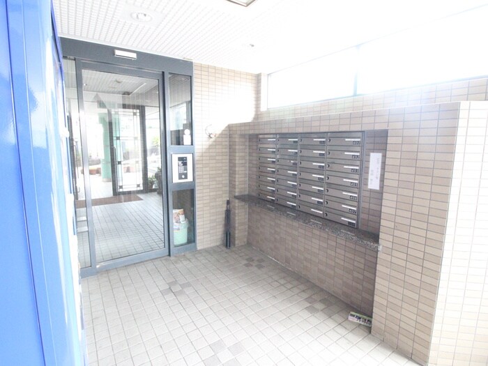 エントランス部分 ウッドファイブ２