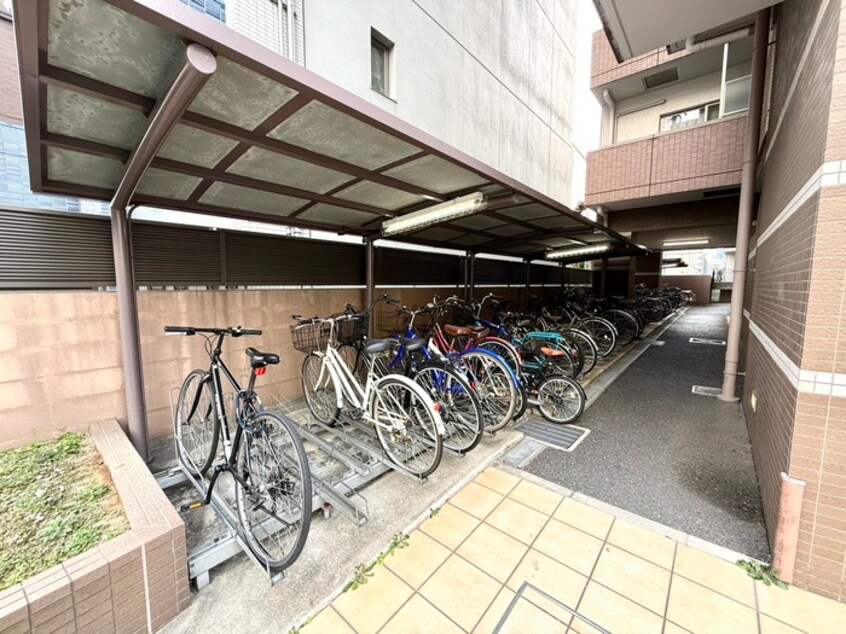 駐輪場 ソルレヴェンテ梅田