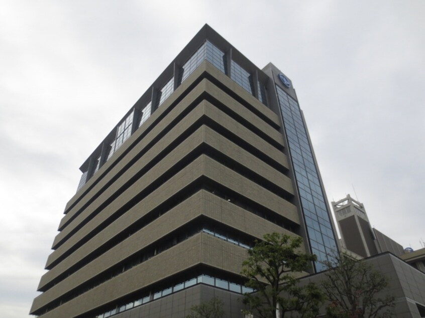 茨木市役所(役所)まで330m ラフレ－ル