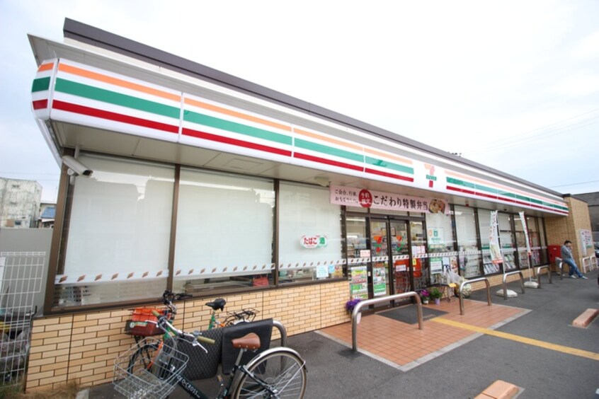 セブンイレブン 北助松駅前店(コンビニ)まで600m コーポ千萩