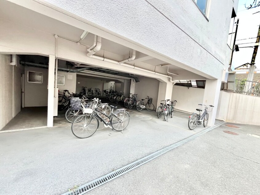 駐輪場 ユニバーサルコート柴原