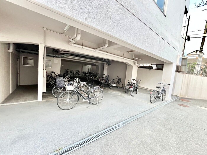 駐輪場 ユニバーサルコート柴原