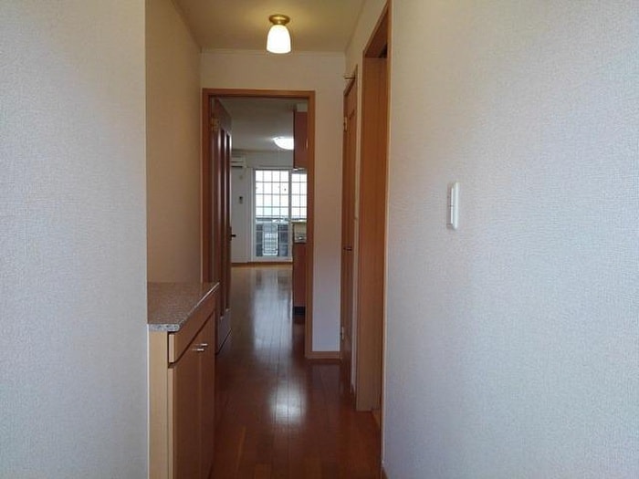 玄関 セレ－ノＢ