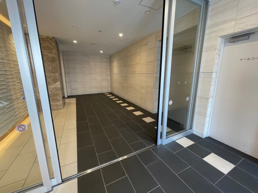 エントランス部分 ﾚｵﾝｺﾝﾌｫｰﾄ難波ﾘｵ(1404)