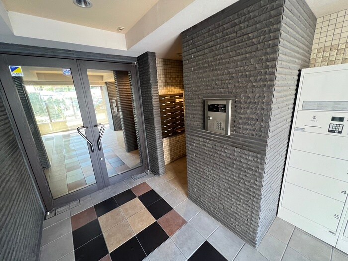 エントランス部分 アイ・ウエスト茨木