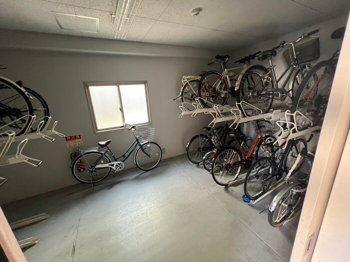 駐輪場 アイ・ウエスト茨木