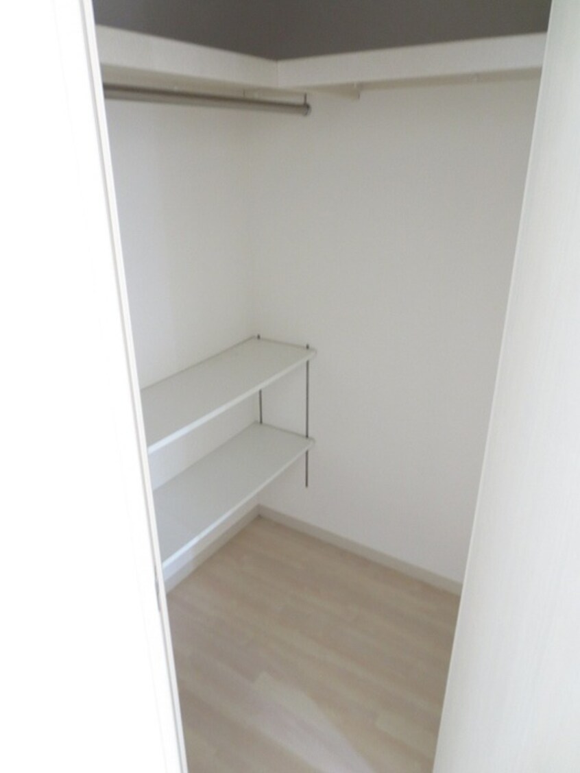 収納 アイ・ウエスト茨木