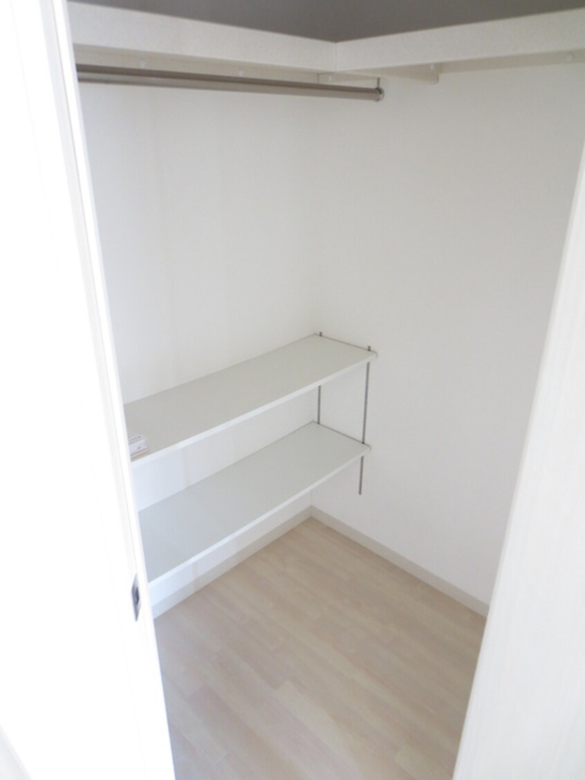 収納 アイ・ウエスト茨木