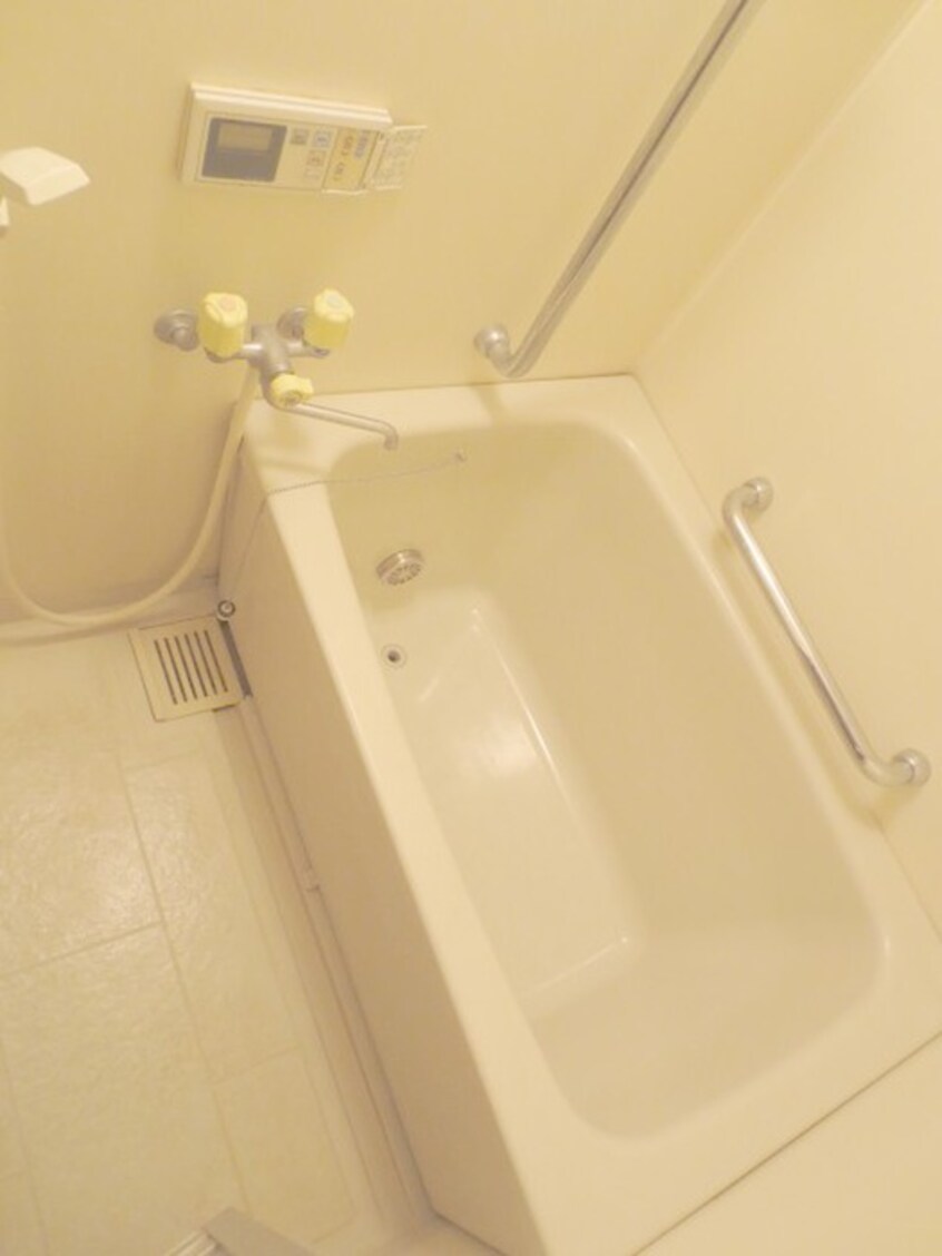 バス／シャワールーム等 マンション　新屋