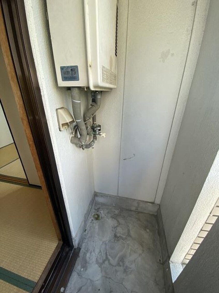 洗濯機置場 シャルマン三栗Ｂ棟