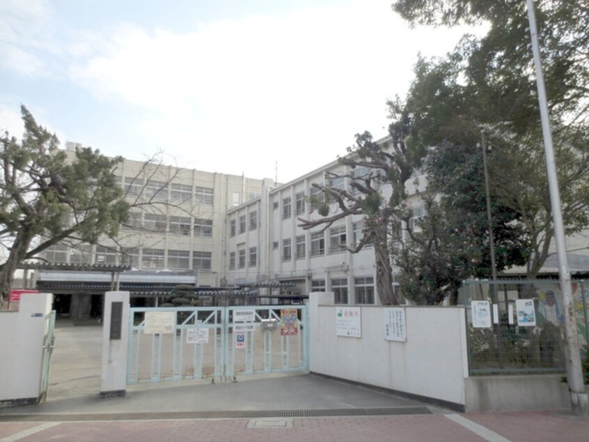 錦小学校(小学校)まで155m 樋本マンション