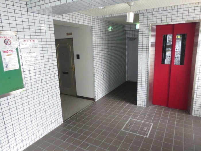 エントランス部分 シャルムメゾン六甲道(４０２)