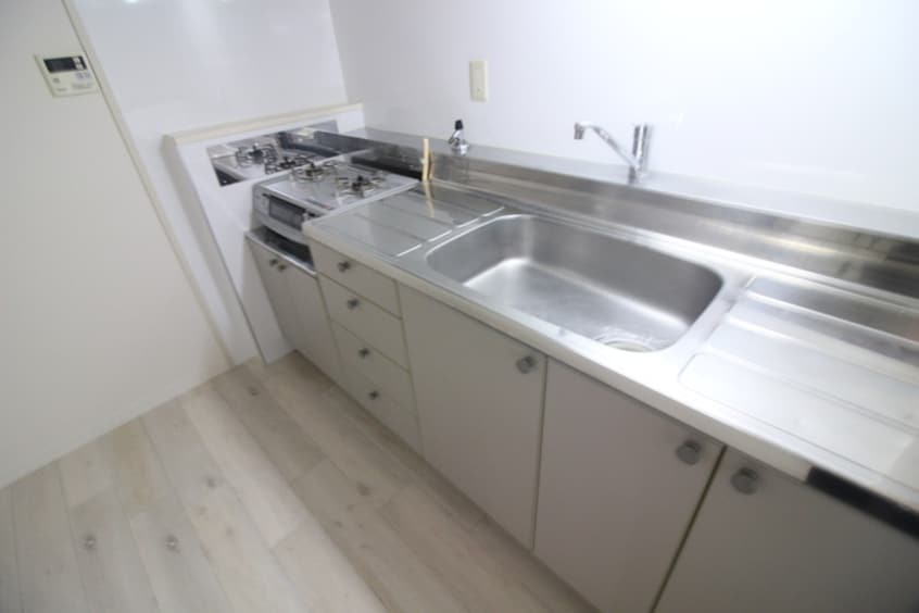 キッチン レスカ－ラ緑地公園