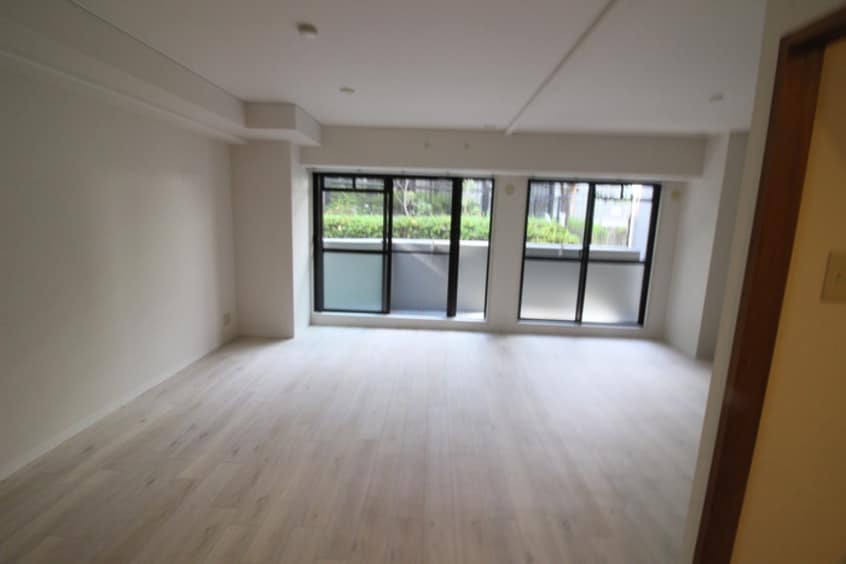 居室 レスカ－ラ緑地公園