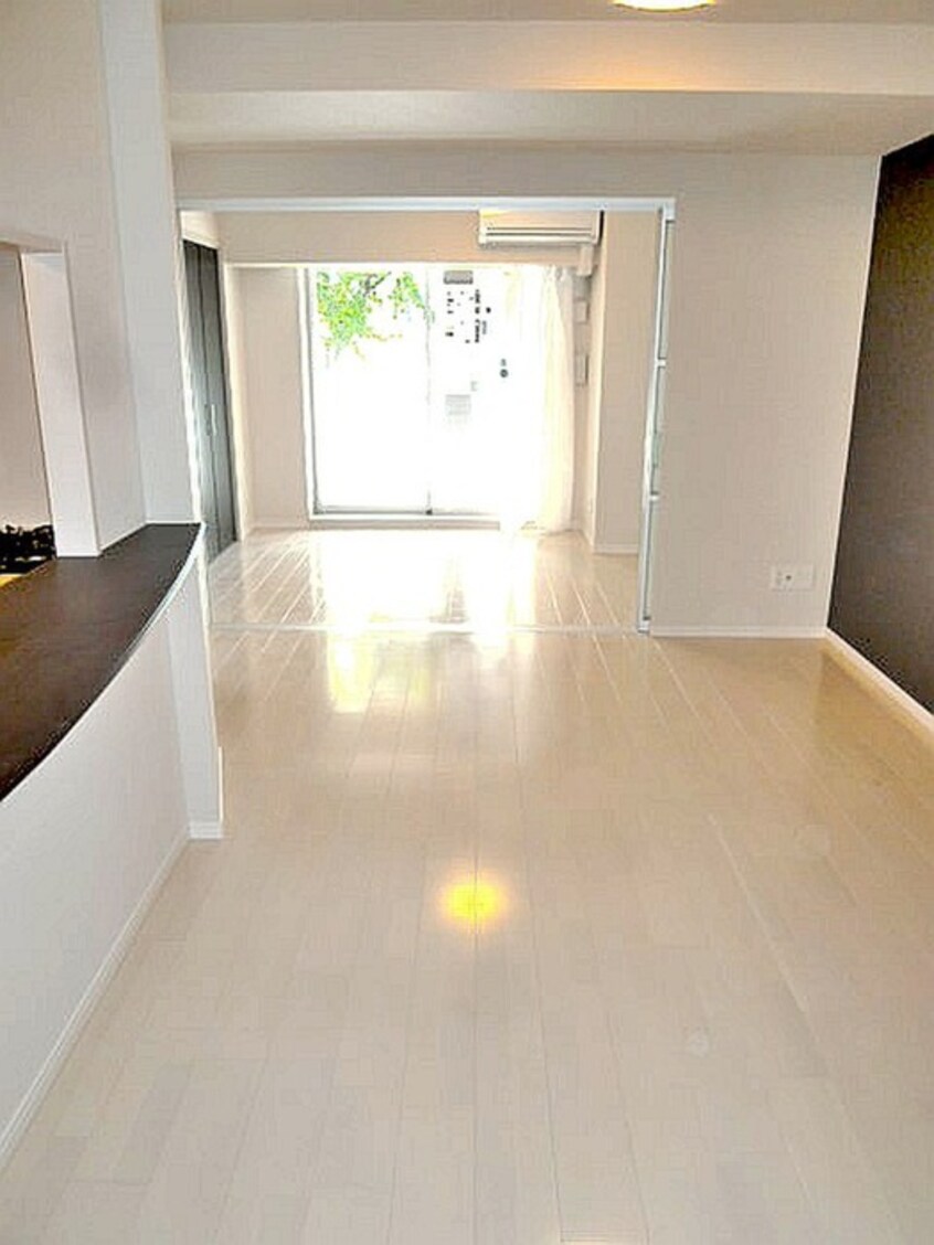 居室 Ｙ　ｓ　Ｃｏｕｒｔ東梅田　　