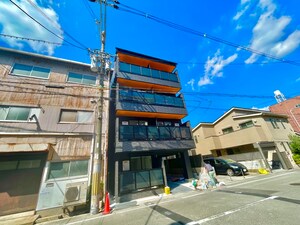 NU岸里駅前