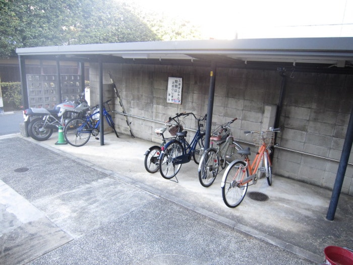 駐輪場 リジョンプレイス洞院