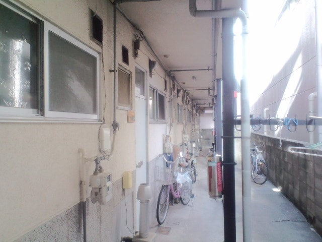 エントランス部分 グリ－ンハイツ