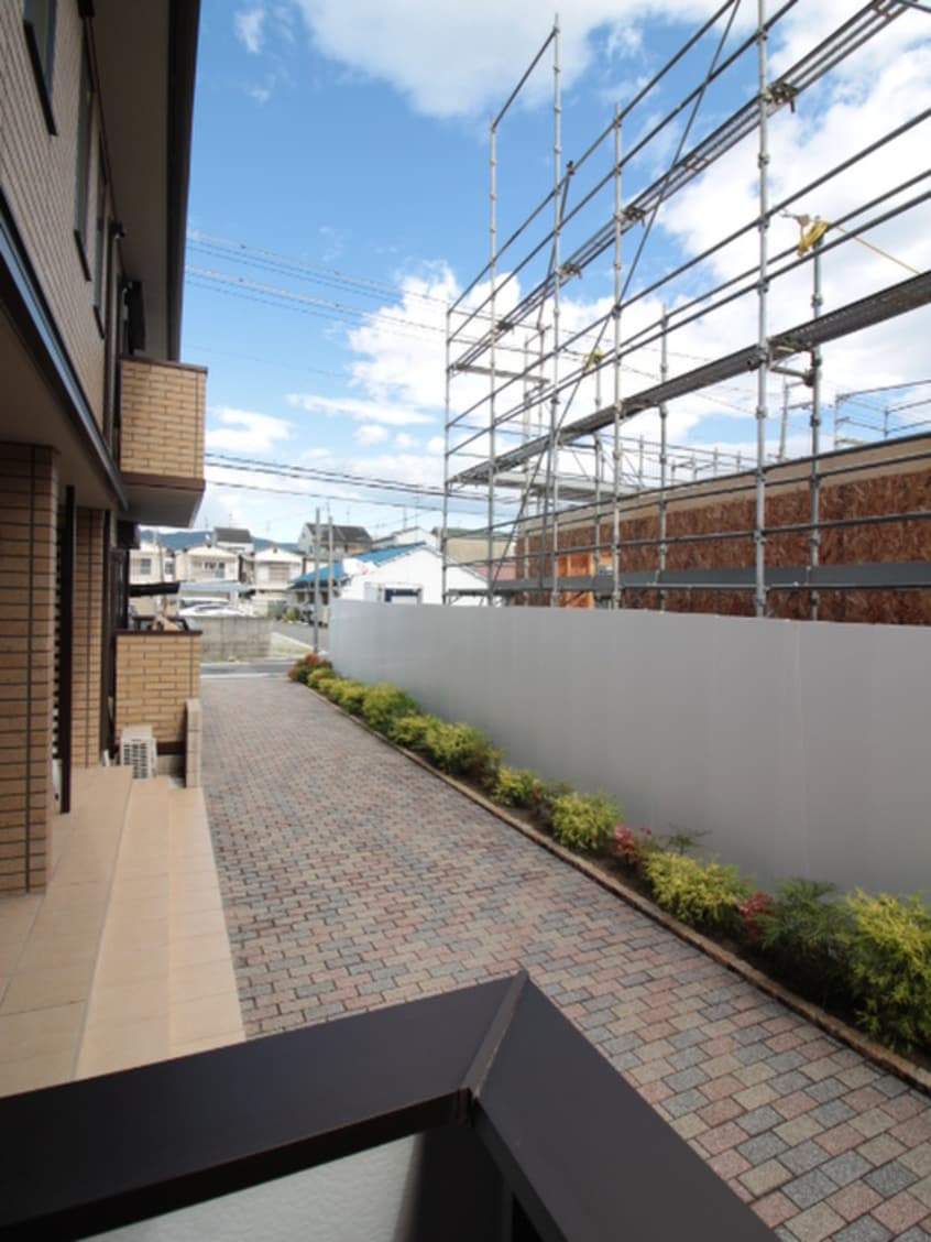 室内からの展望 プリムローズ