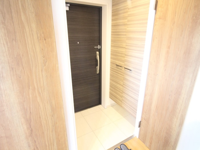 玄関 sawarabi park house