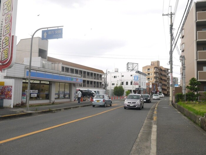 ローソン(コンビニ)まで216m サンライフ岡山B棟