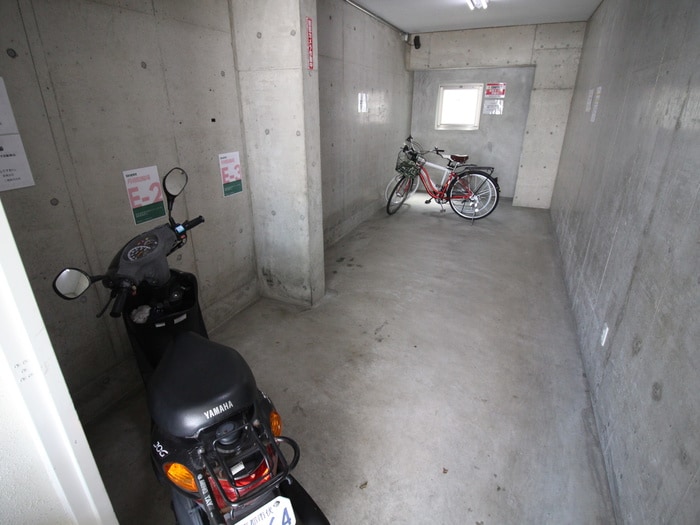 駐輪場 七条西大路メゾン