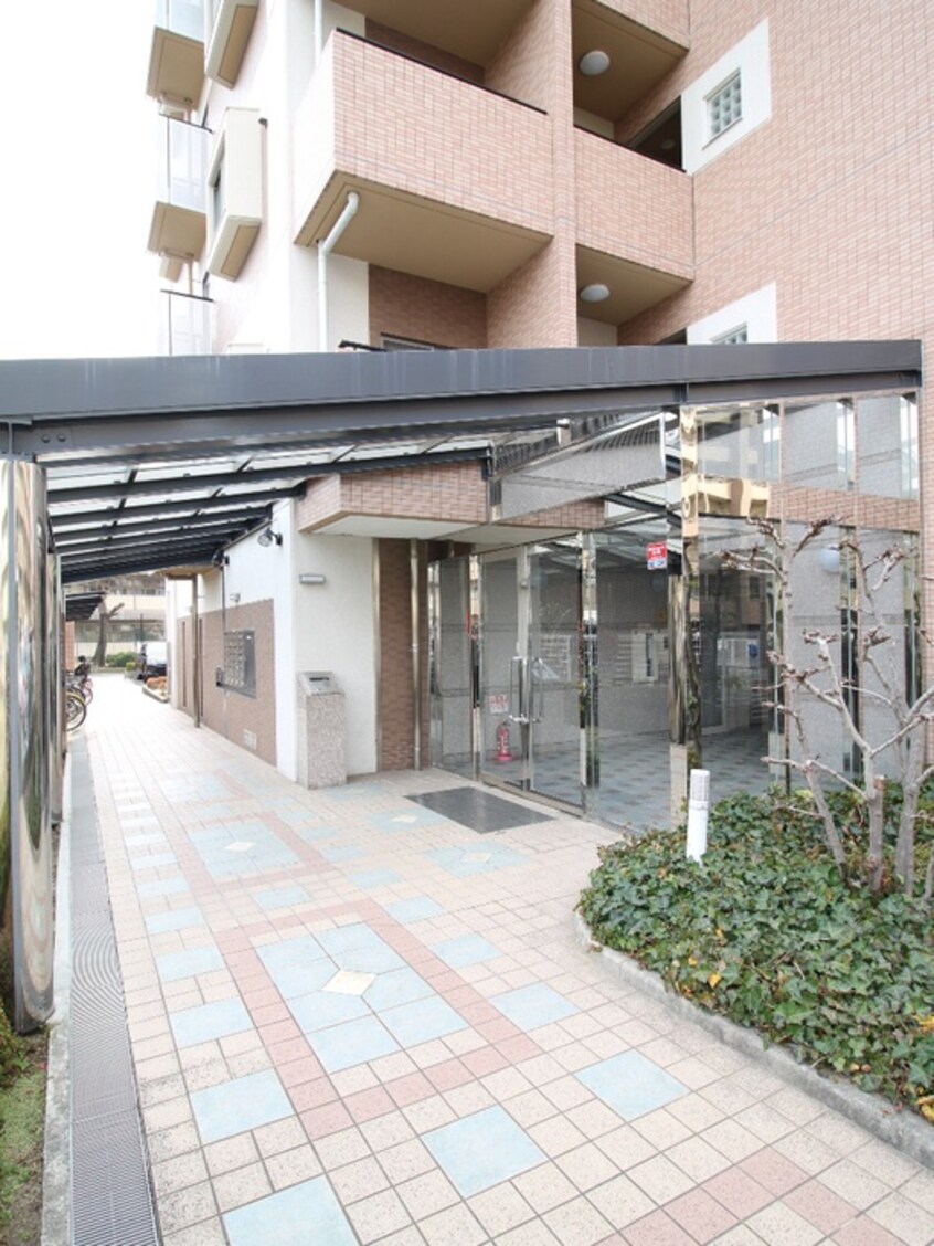 エントランス部分 カルム小西