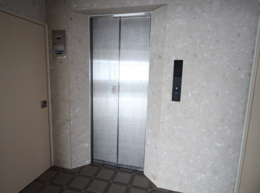 エントランス部分 ラヴィスタ東豊中