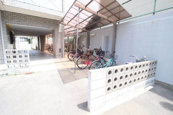 駐輪場 セレーノあびこ