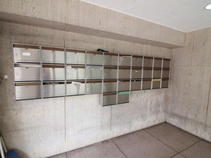 建物設備 シャトル松尾