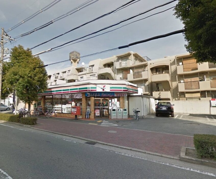 セブンイレブン尼崎椎堂1丁目店(コンビニ)まで550m 万代マンションⅠ