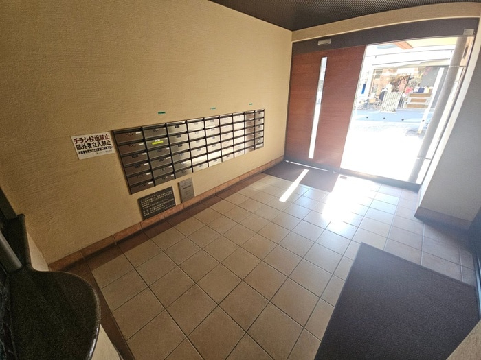 エントランス部分 ベルデ石きり