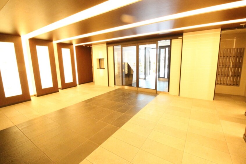 エントランス部分 ﾌﾟﾚｻﾝｽ天神橋ｽｶｲﾙ(1202)