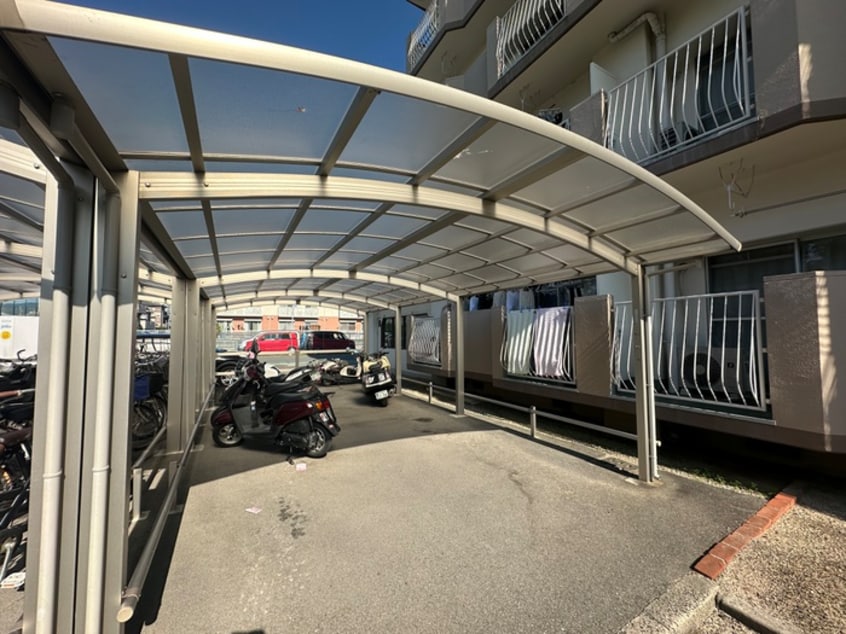 バイク置き場 パークハイツ ミシマ